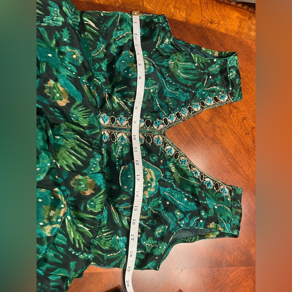 Elegant Green Sleeveless Dress, crepe with dupatta - Picture 5 of 17